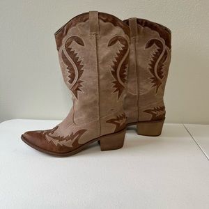 Coconut Women’s Scorpion Boots